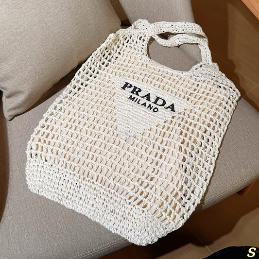 BLACK EMBROIDED LOGO TOTE BAG 38 IN WHITE WOVEN RAFFIA