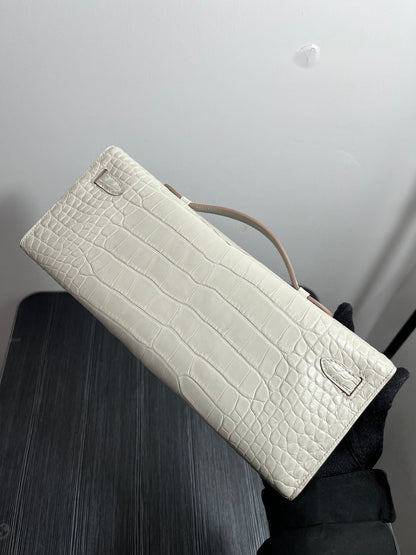 KELLY CUT 31 IN WHITE SHINNY ALLIGATOR LEATHER WITH GOLD HARDWARE
