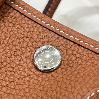 GARDEN PARTY 23CM IN UMBER BROWN CALFSKIN