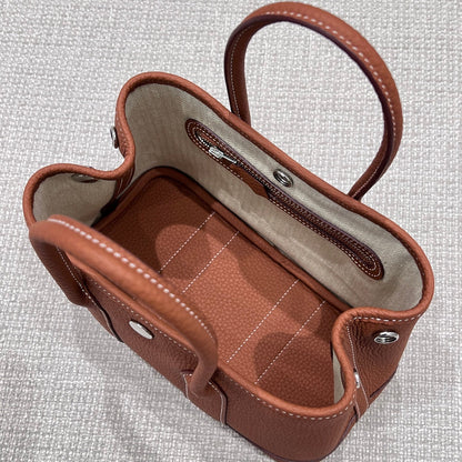 GARDEN PARTY 23CM IN UMBER BROWN CALFSKIN