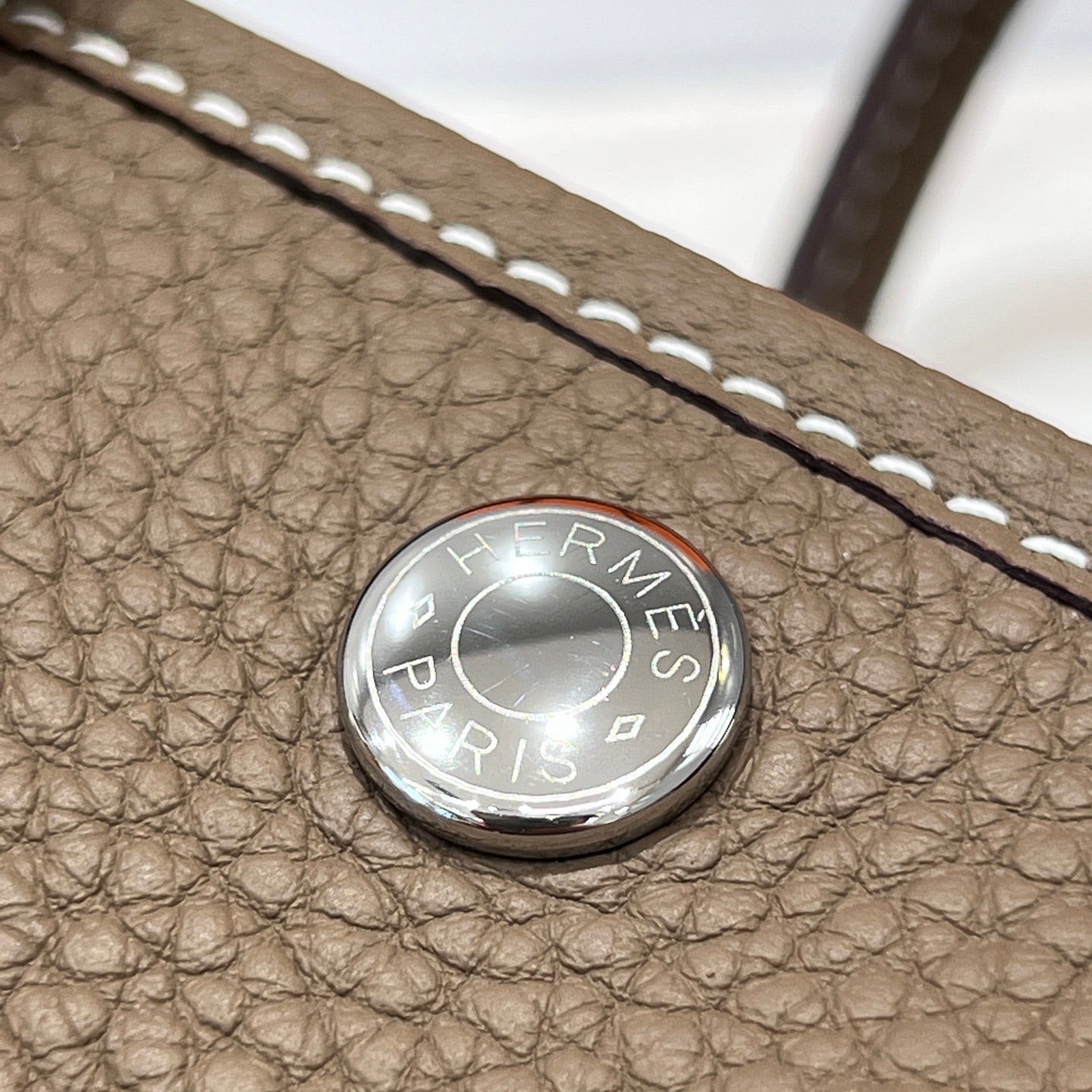 GARDEN PARTY 23CM IN DARK BROWN CALFSKIN