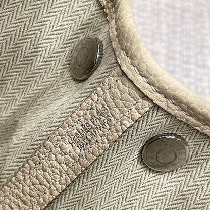 GARDEN PARTY 23CM IN OFF WHITE CALFSKIN