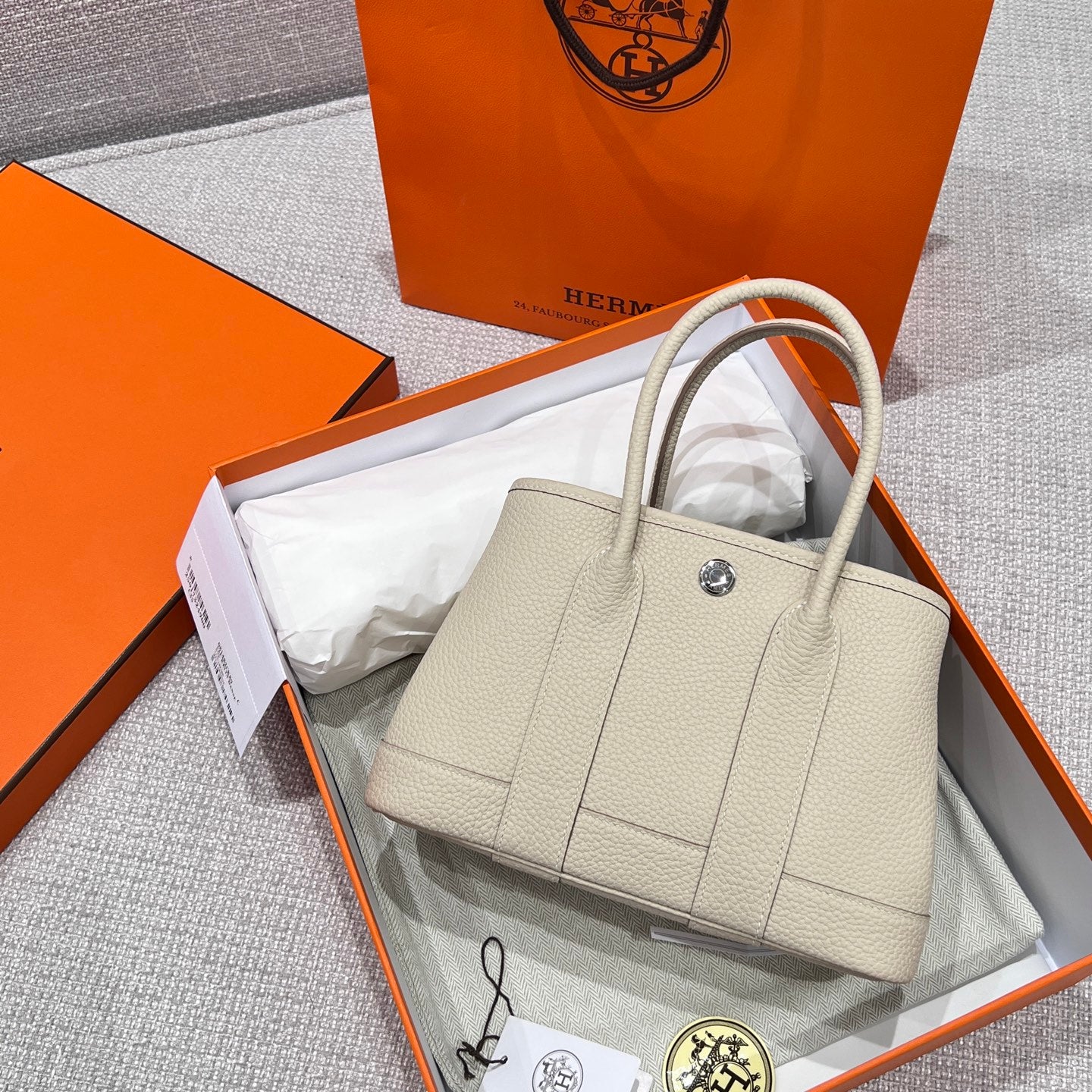 GARDEN PARTY 23CM IN OFF WHITE CALFSKIN