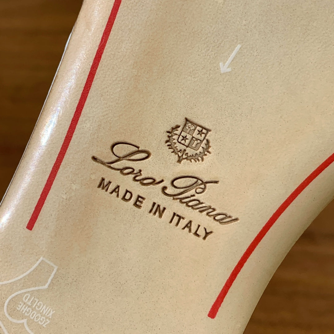 FLAT SLIPPERS IN WHITE LAMBSKIN OSTRICH SKIN