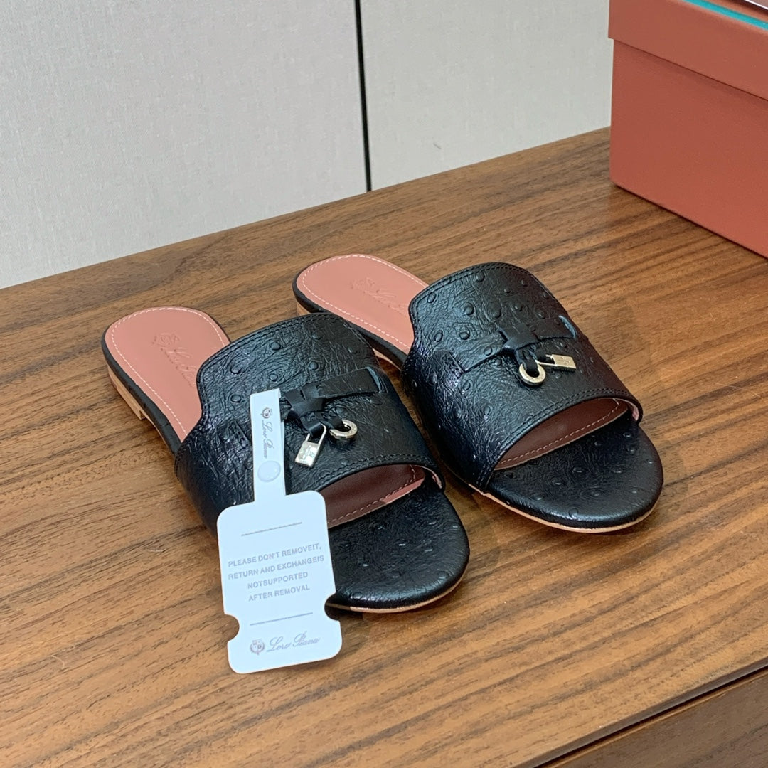 FLAT SLIPPERS IN BLACK LAMBSKIN OSTRICH SKIN
