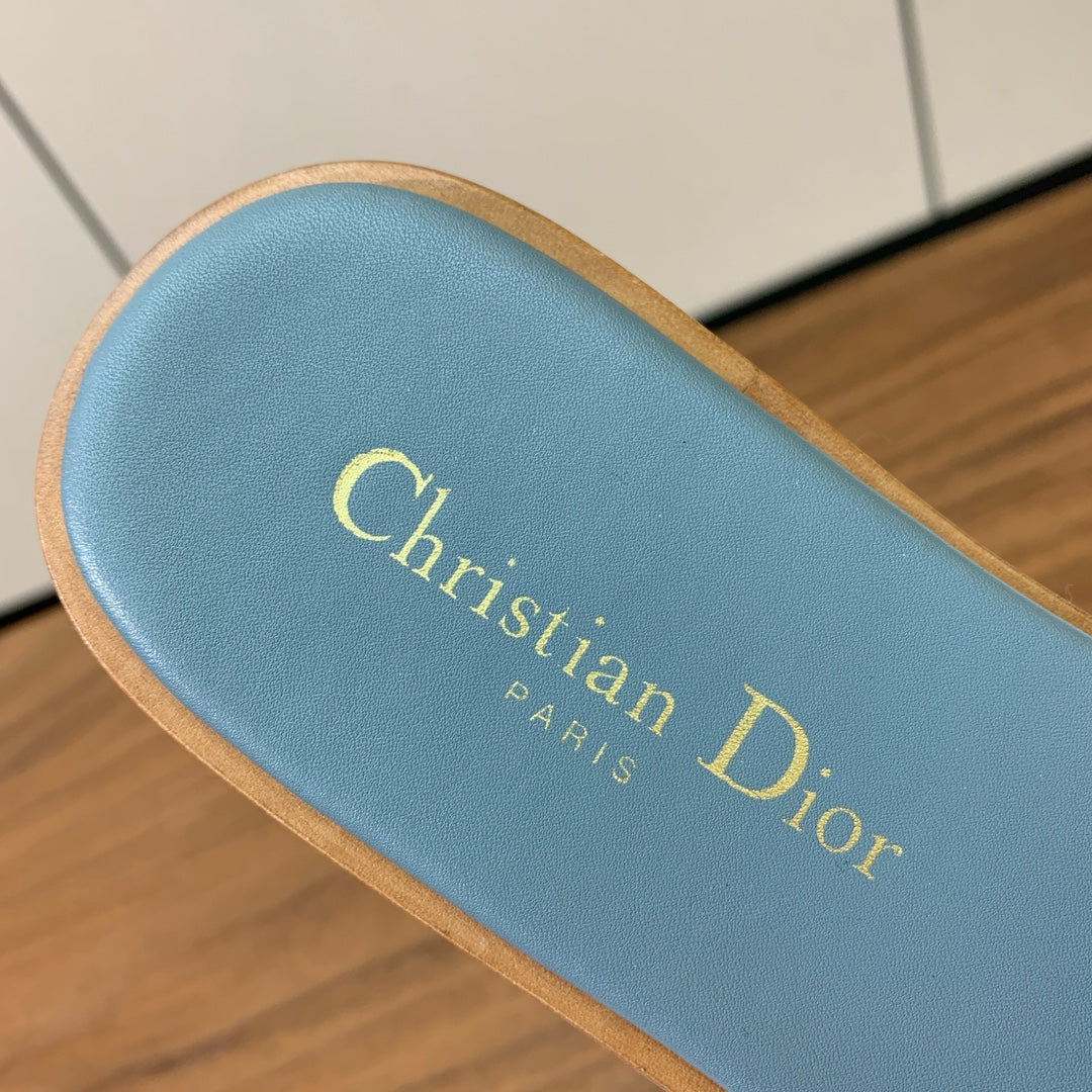 DWAY CERULEAN BLUE CALFSKIN AND GOLD LOGO