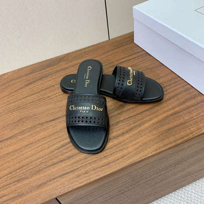 DWAY BLACK CALFSKIN AND GOLD LOGO