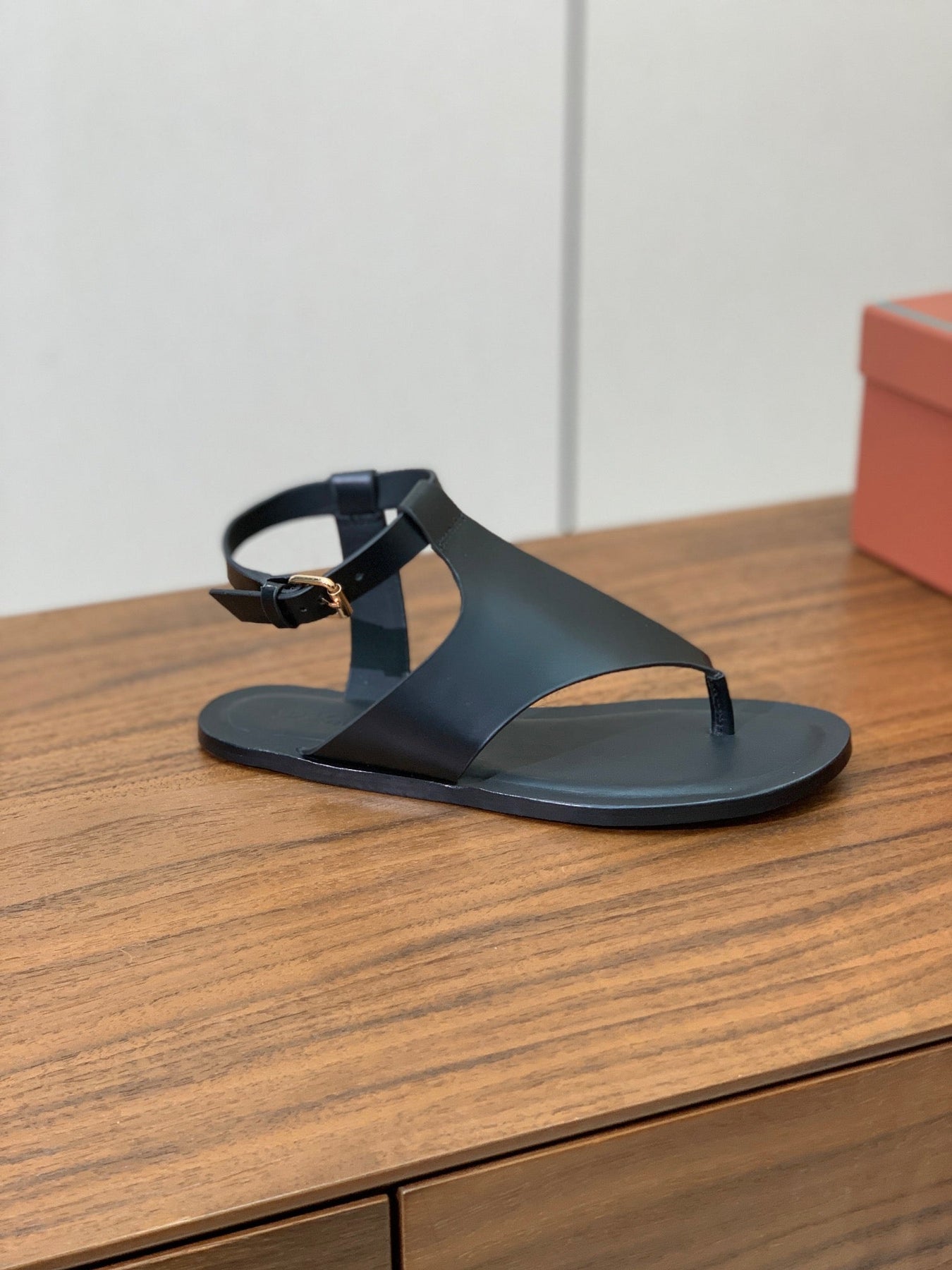 FLIP FLOPS SANDAL IN BLACK CALFSKIN