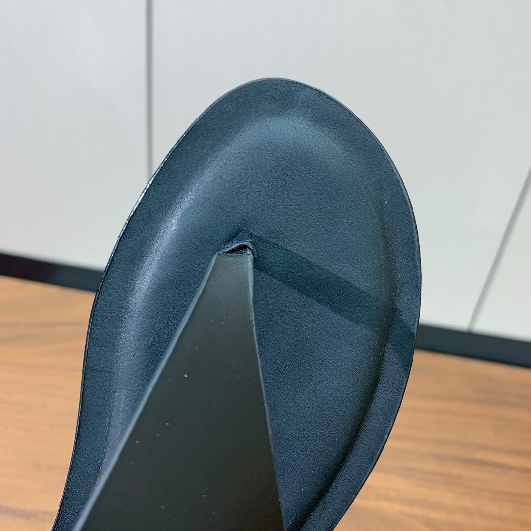 FLIP FLOPS SANDAL IN BLACK CALFSKIN