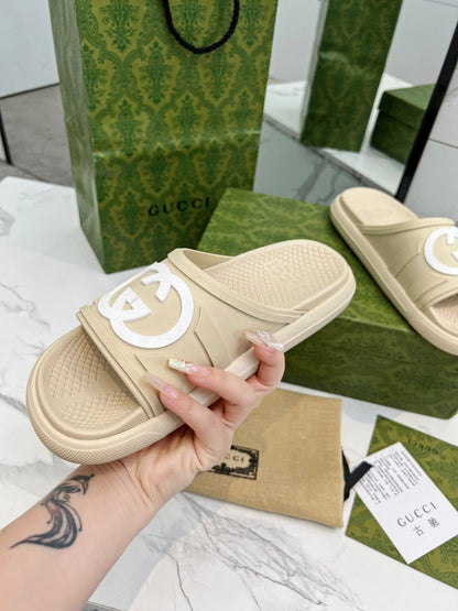 PLATFORM SLIPPERS IN SAND BROWN IMPORTED TPU