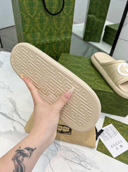 PLATFORM SLIPPERS IN SAND BROWN IMPORTED TPU