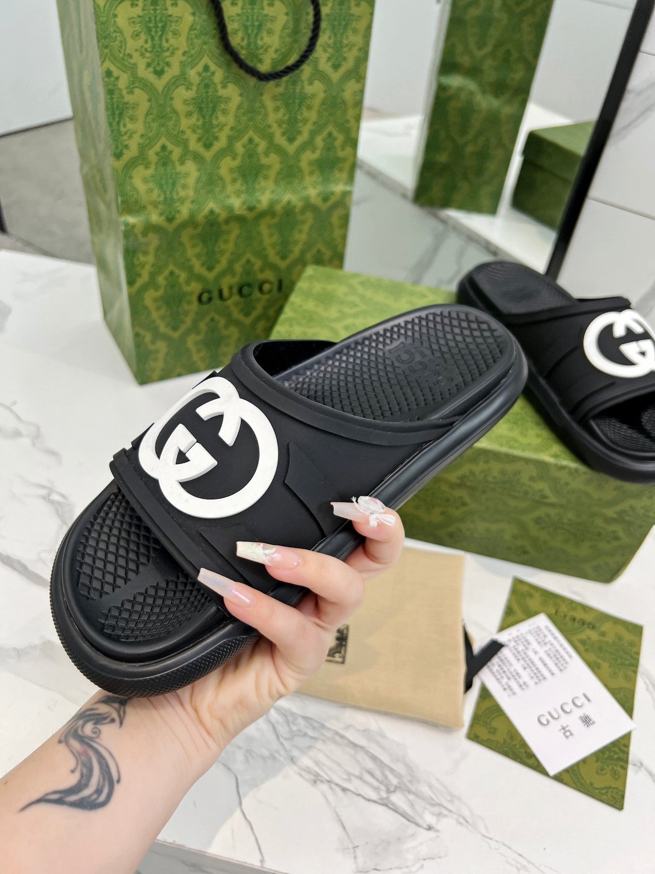 PLATFORM SLIPPERS IN BLACK IMPORTED TPU