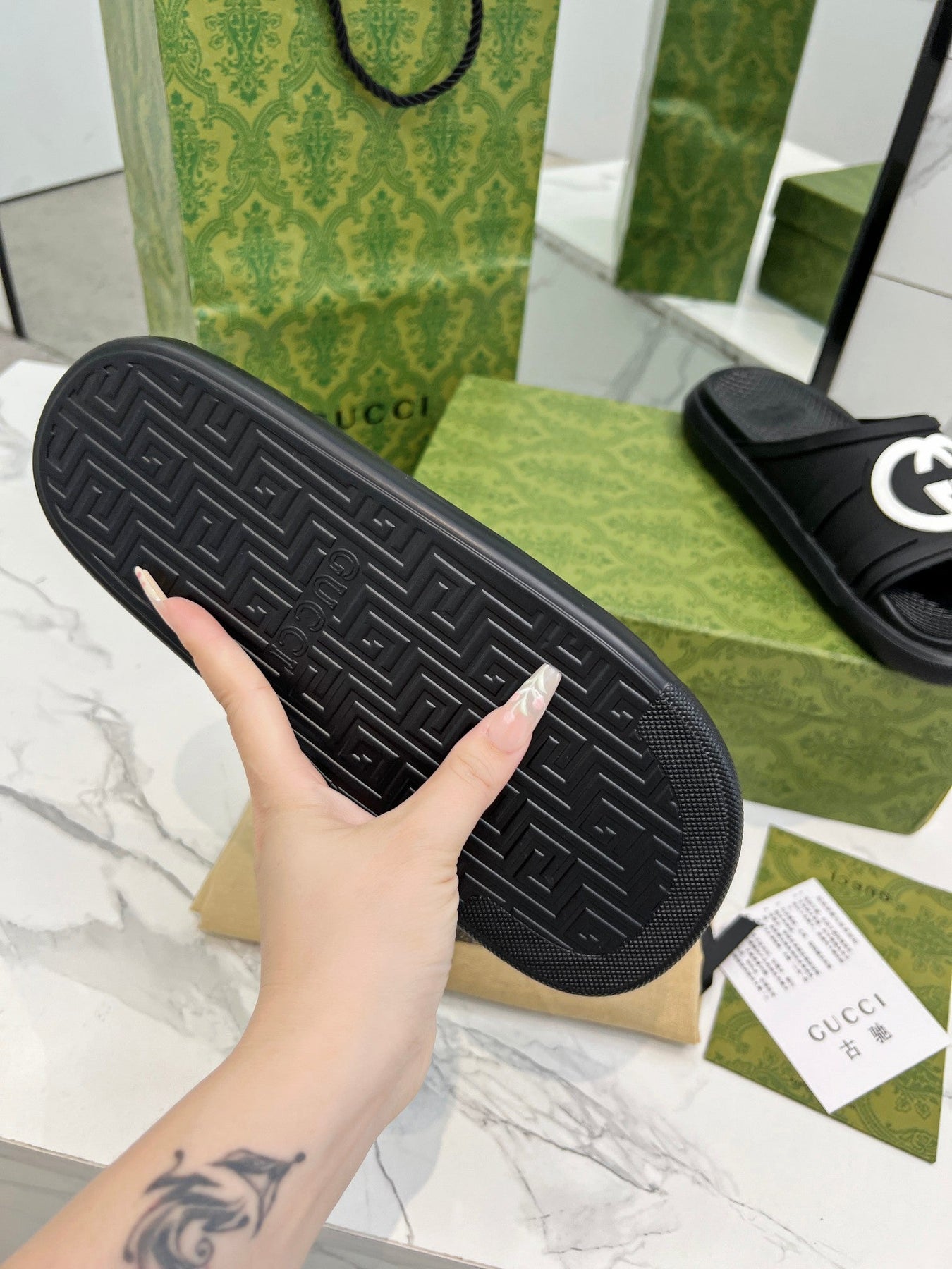 PLATFORM SLIPPERS IN BLACK IMPORTED TPU