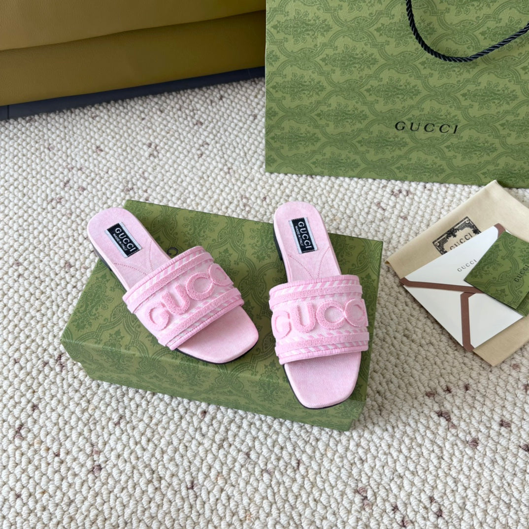 GG SLIDE SANDAL WITH GUCCI SCRIPT PASTEL PINK DENIM