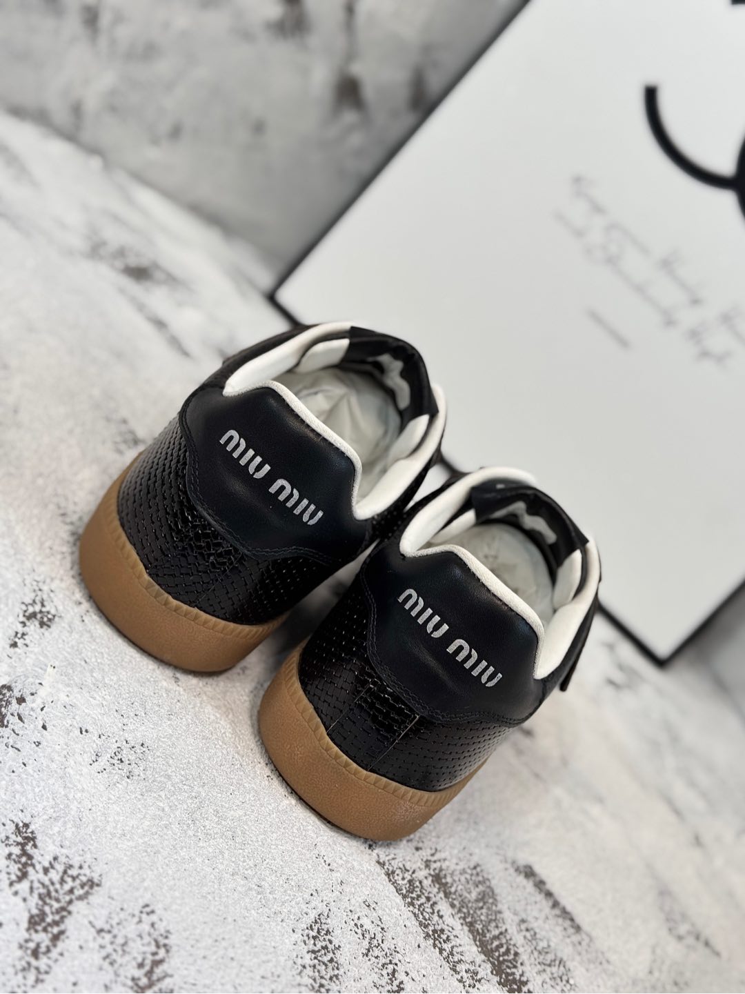 RETRO SNEAKERS WITH RIPTAPE STRAPS IN BLACK LAMBSKIN KNITTED PATTERN