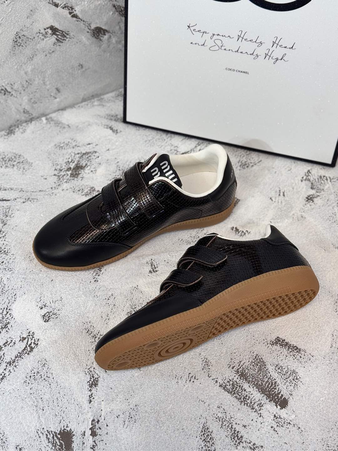 RETRO SNEAKERS WITH RIPTAPE STRAPS IN BLACK LAMBSKIN KNITTED PATTERN