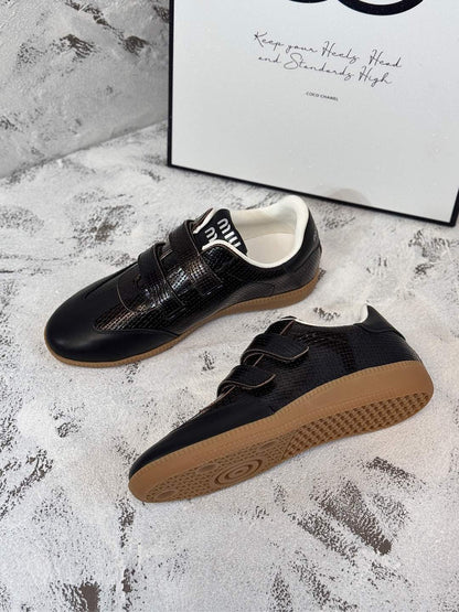 RETRO SNEAKERS WITH RIPTAPE STRAPS IN BLACK LAMBSKIN KNITTED PATTERN