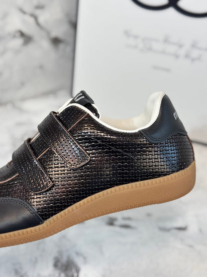 RETRO SNEAKERS WITH RIPTAPE STRAPS IN BLACK LAMBSKIN KNITTED PATTERN