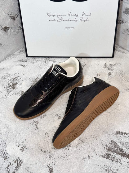 RETRO SNEAKERS IN BLACK LAMBSKIN WITH KNITTED PATTERN