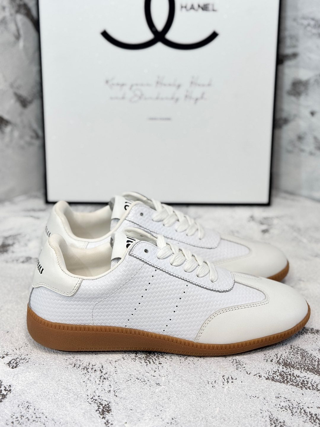 RETRO SNEAKERS IN WHITE LAMBSKIN WITH KNITTED PATTERN