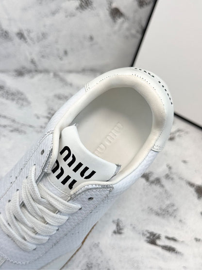 RETRO SNEAKERS IN WHITE LAMBSKIN WITH KNITTED PATTERN