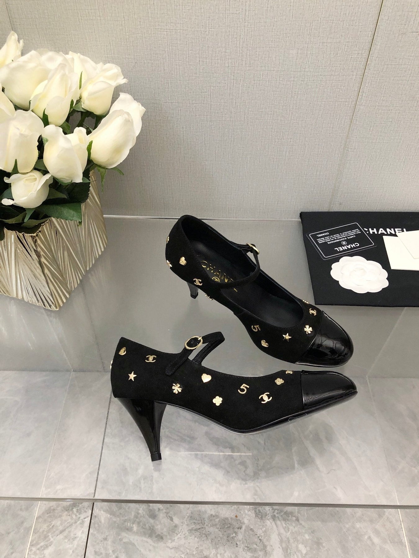 MARY JANE BLACK SUEDE AND LAMBSKIN ATTACH METAL