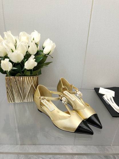 CAMELLIA CAP JANE SANDALS IN GOLD MIX BLACK LAMBSKIN