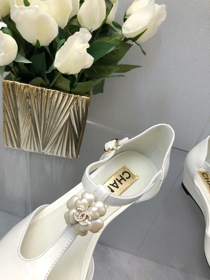 CAMELLIA CAP JANE SANDALS IN WHITE MIX BLACK LAMBSKIN