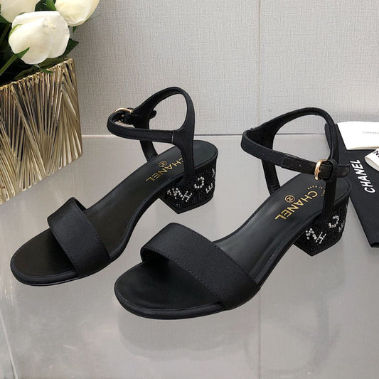 BLOCK HEEL WITH CRYSTAL 5 CM SANDAL IN BLACK FABRIC