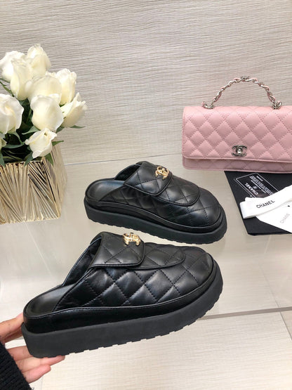 CC TURNLOCK FLAP MULES BLACK LAMBSKIN