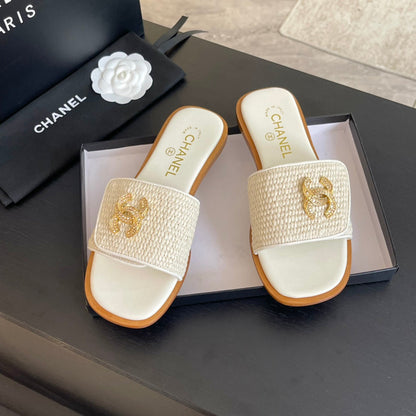 CC Logo Mule Sandal 10mm White Lambskin 610370