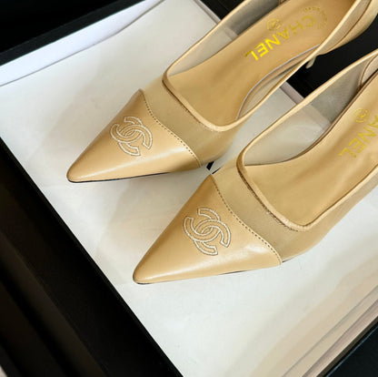 MESH LOGO HEELS IN BEIGE LAMBSKIN