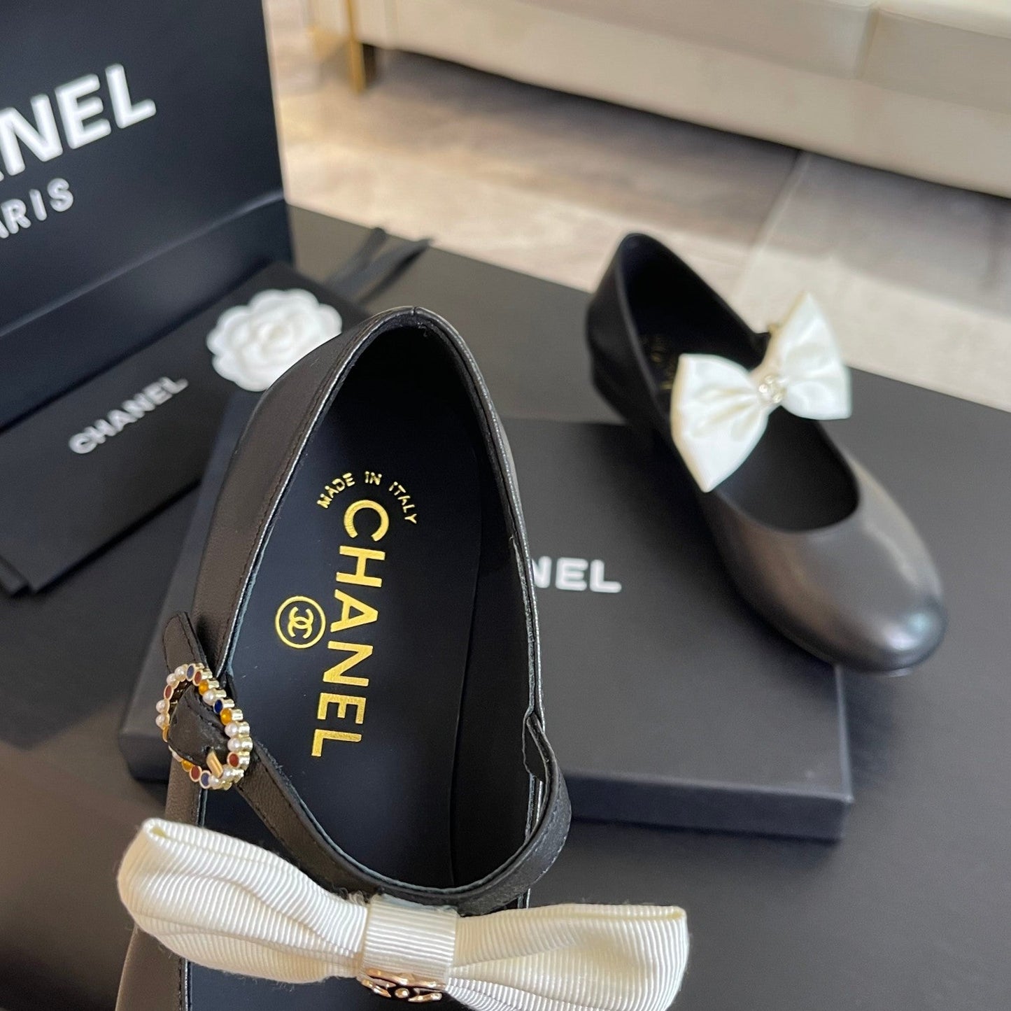 BALLET FLAT BLACK LAMBSKIN WITH WHITE BOW