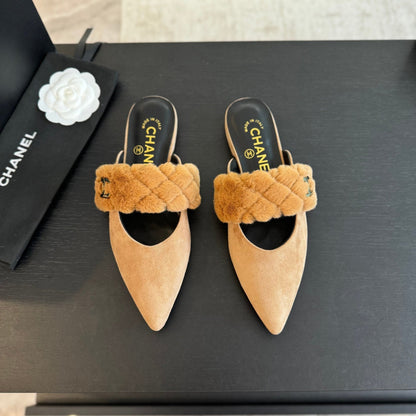 CC MULE IN SEPIA BEIGE SMOOTH FLEECE WITH GOLD HARDWARE