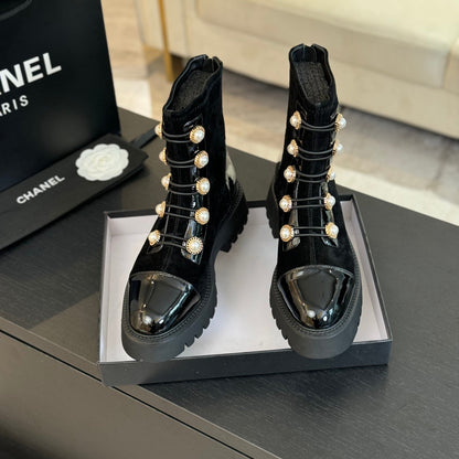 CC HIGH-TOP BOOTS IN BLACK SUEDE AND CALFSKIN WITH PEARL CHAIN