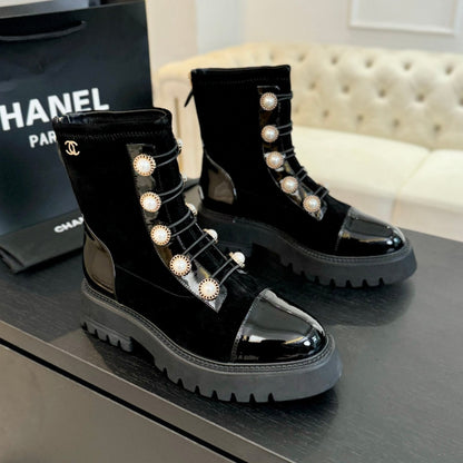 CC HIGH-TOP BOOTS IN BLACK SUEDE AND CALFSKIN WITH PEARL CHAIN