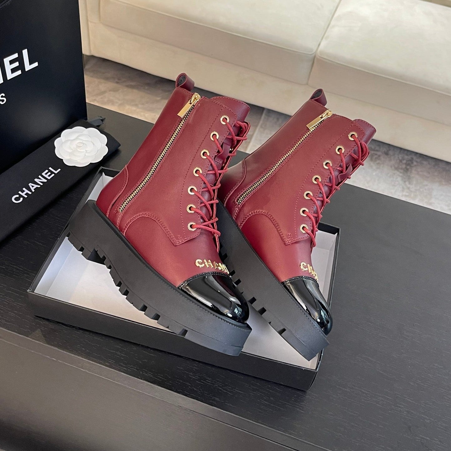ANKLE BOOTS IN BLACK MIX GARNET RED LAMBSKIN