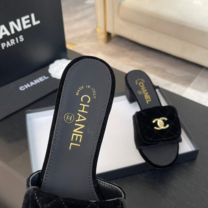 MID-HEEL 5 CM MULE IN BLACK VELVET