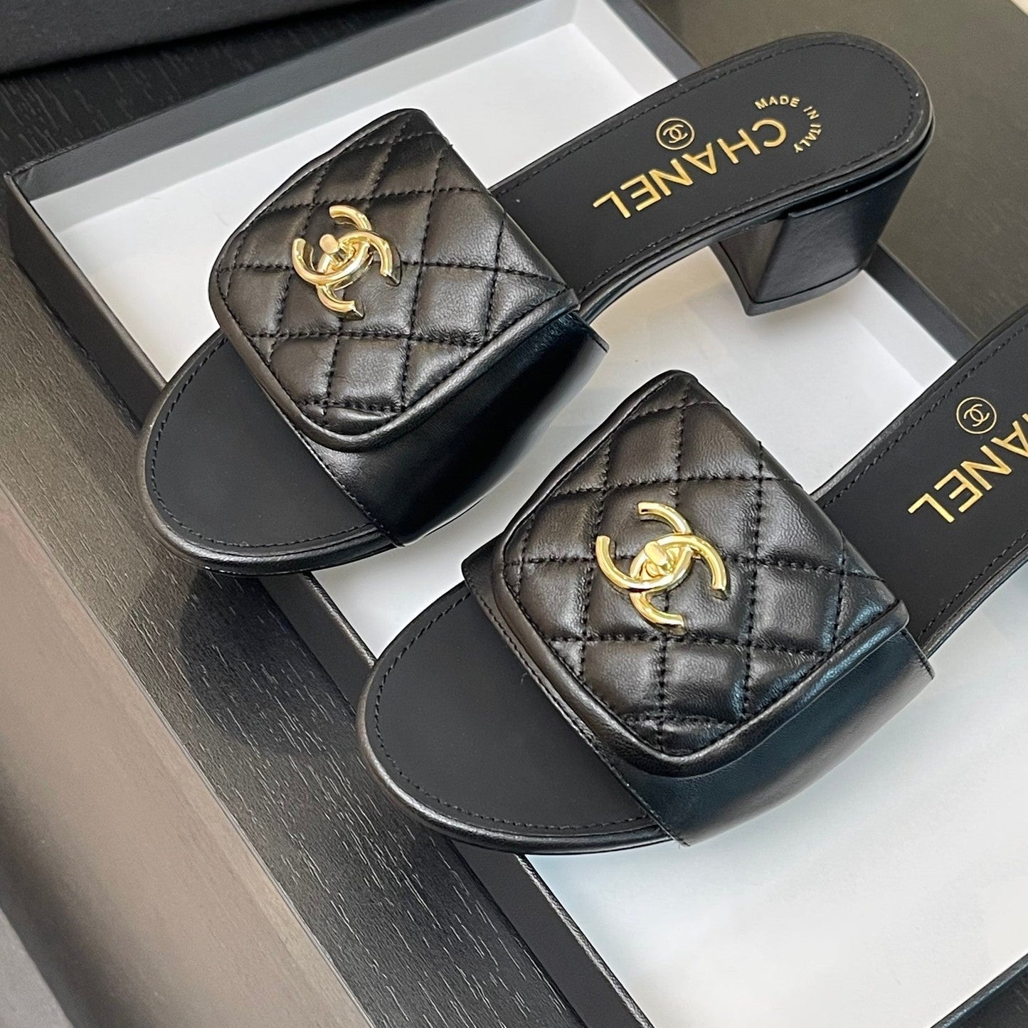 MID-HEEL 5 CM MULE IN BLACK LAMBSKIN