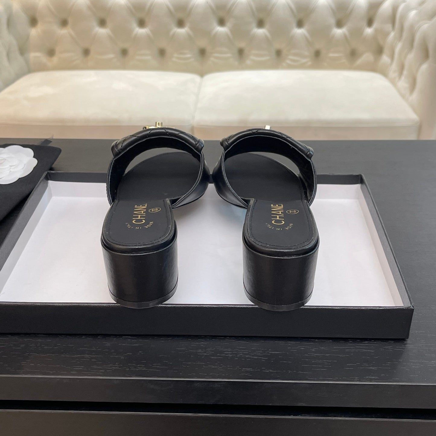 MID-HEEL 5 CM MULE IN BLACK LAMBSKIN