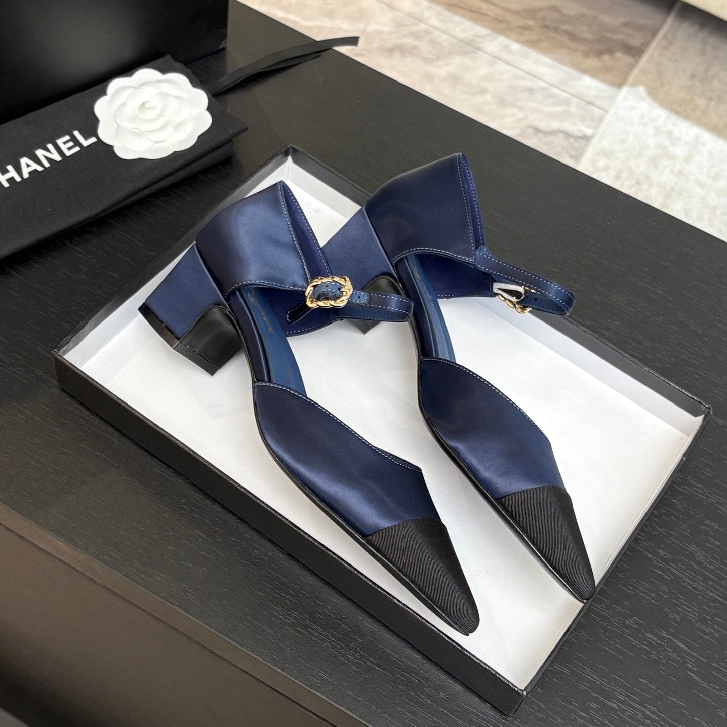 BLOCK HEEL SLINGBACKS IN NAVY BLUE MIX BLACK SILK FABRIC