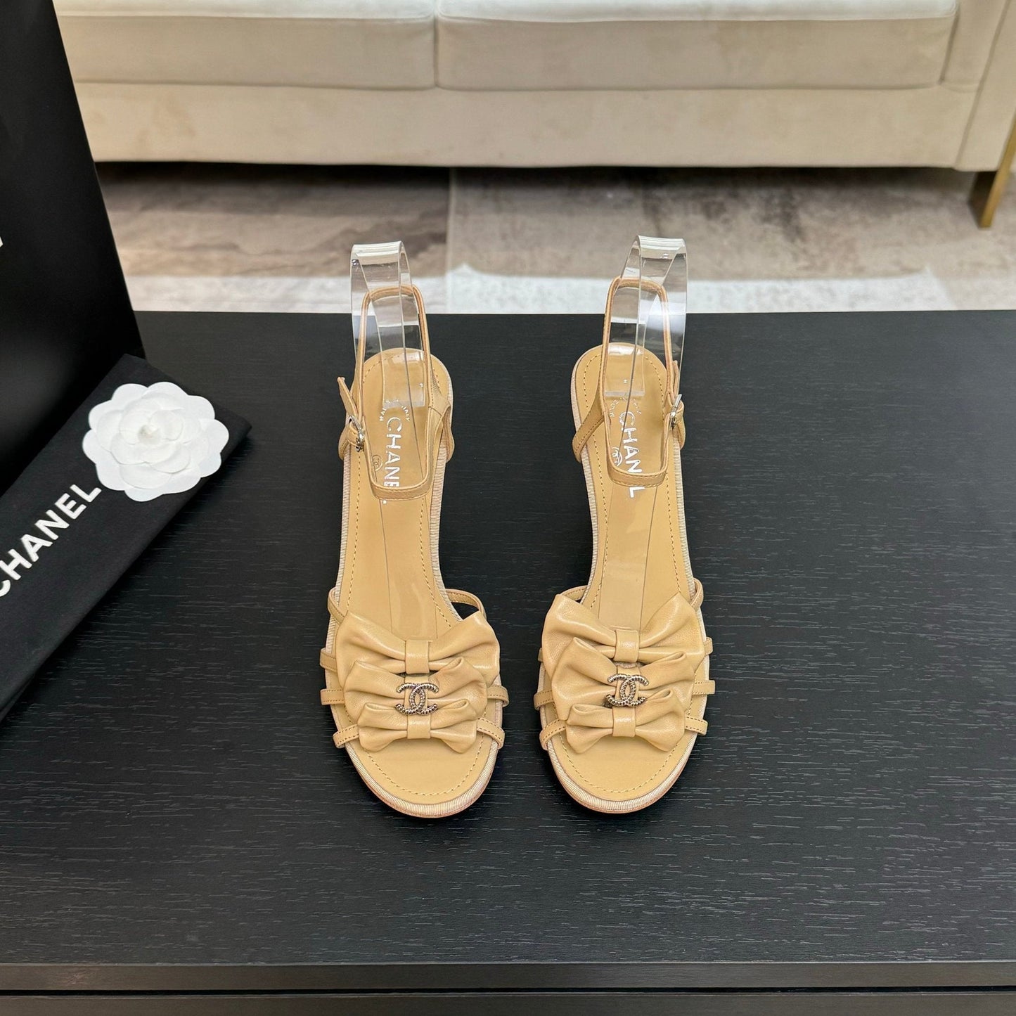 HIGH HEEL SANDAL WITH BOW IN BEIGE LAMBSKIN