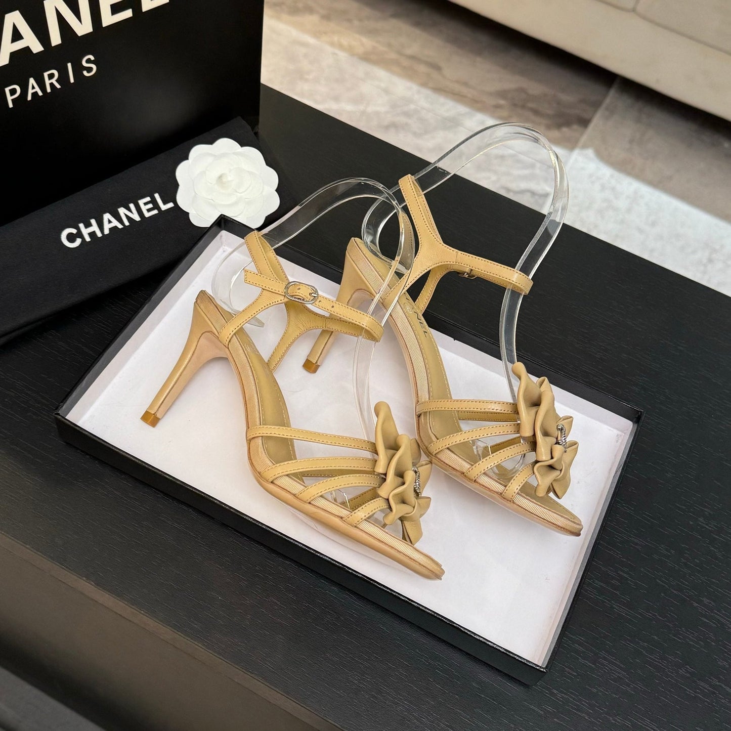 HIGH HEEL SANDAL WITH BOW IN BEIGE LAMBSKIN