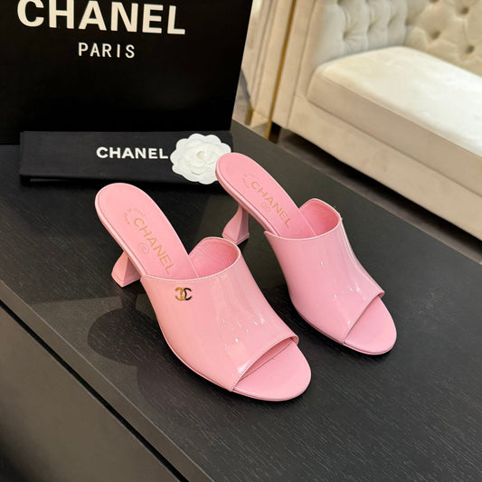 PEEP TOE MULE 85MM IN PINK PATENT CALFSKIN