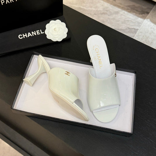 PEEP TOE MULE 85MM IN WHITE PATENT CALFSKIN