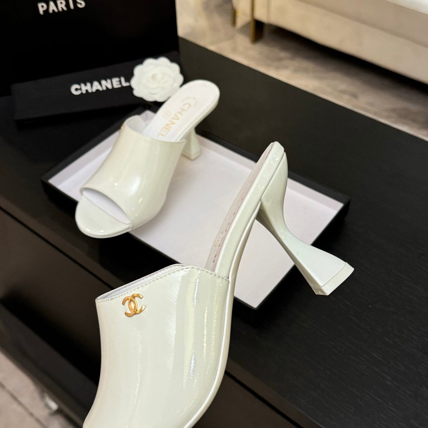 PEEP TOE MULE 85MM IN WHITE PATENT CALFSKIN