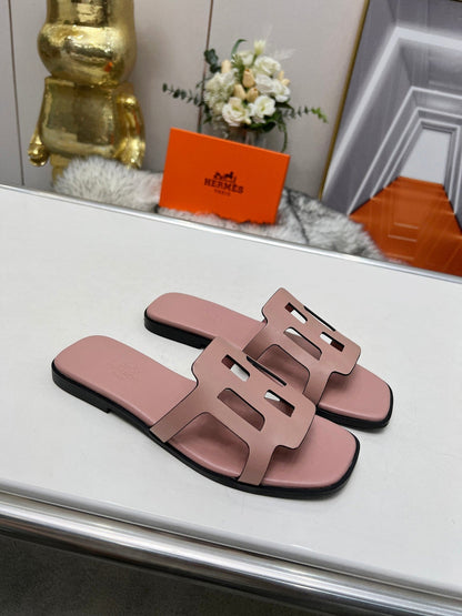 FLATFORM SANDAL LIGHT PINK CALFSKIN