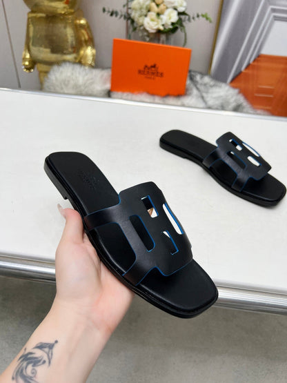 FLATFORM SANDAL BLACK CALFSKIN