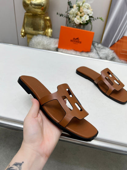 FLATFORM SANDAL CARAMEL CALFSKIN