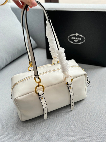 DANGLE TOP HANDLE BAG 30 IN WHITE SHINY CALFSKIN